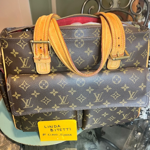 Louis Vuitton Multipli Cite in gorgeous condition. - Picture 3 of 16